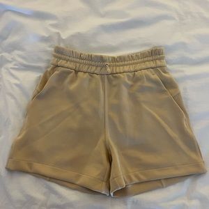 lululemon softstreme shorts size 2